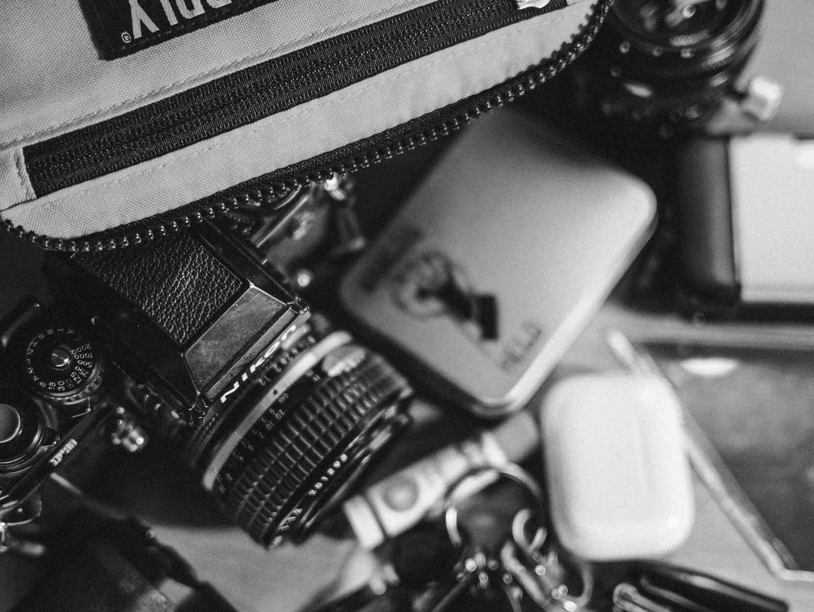 Bag Raid: GLIDEPHOTOS